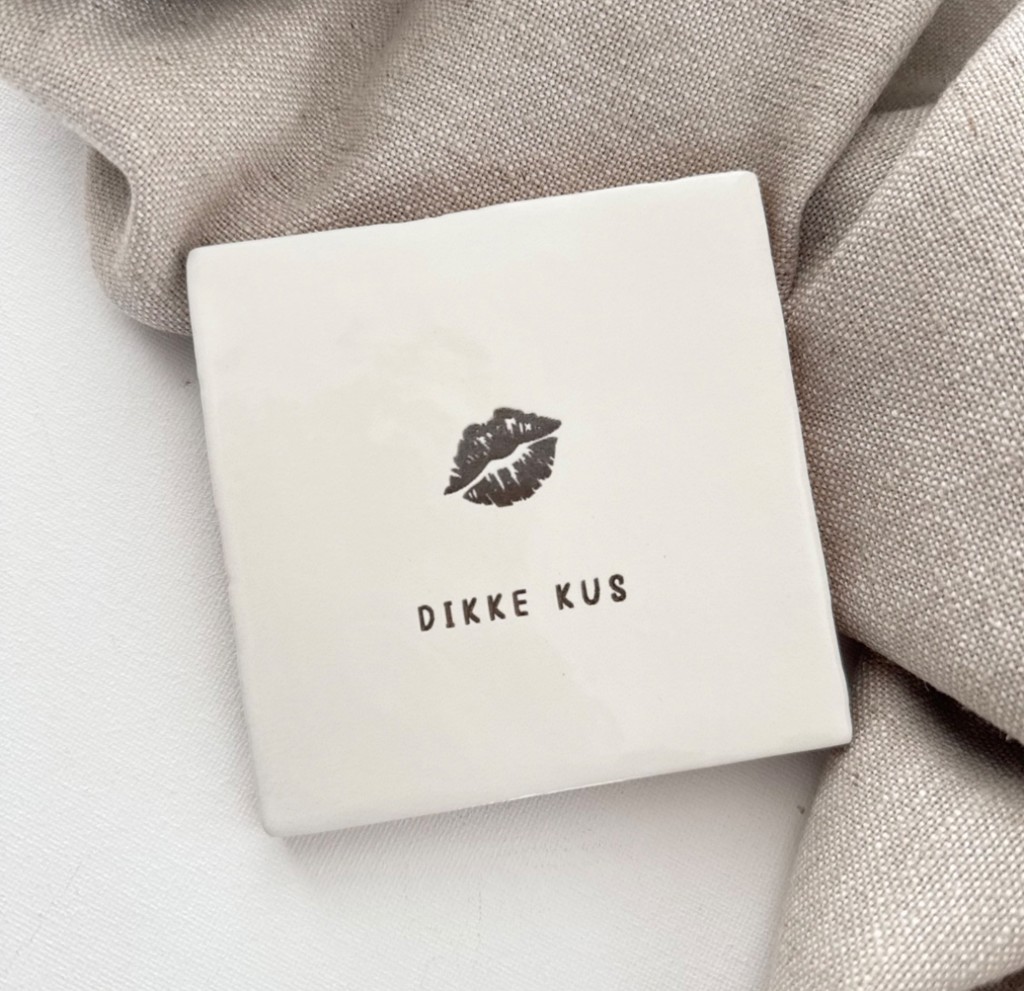 Tegeltje met dikke kus