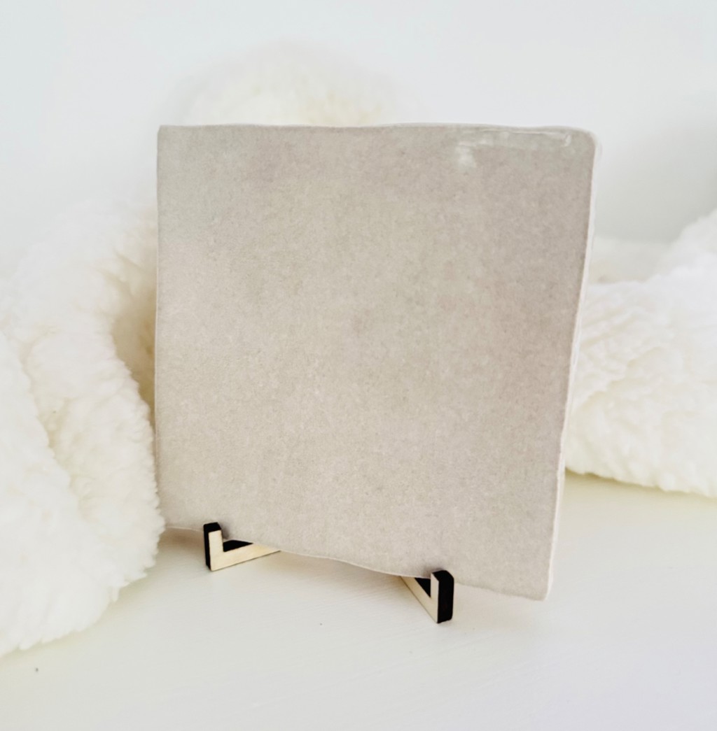 Tegel op houten steuntje